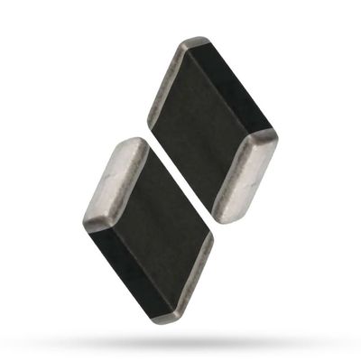 A resposta rápida do varistor pequeno dos MOVIMENTOS do volume SMD para placas de circuito do controle sistemas de energia