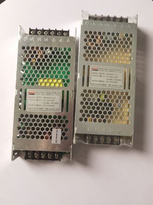 Unidade de fonte de iluminação versátil para espaços de 200*100*50mm e 0-95% de umidade RH300W 60A 5V