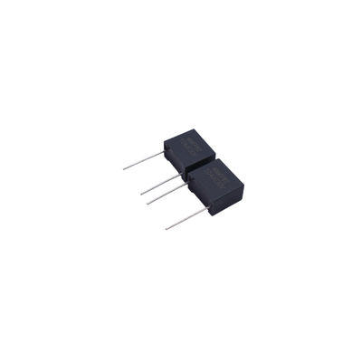 Capacitor de película de polipropileno metalizado cinza MMKP82 0,0022uF ~ 10uF Radical através de um buraco