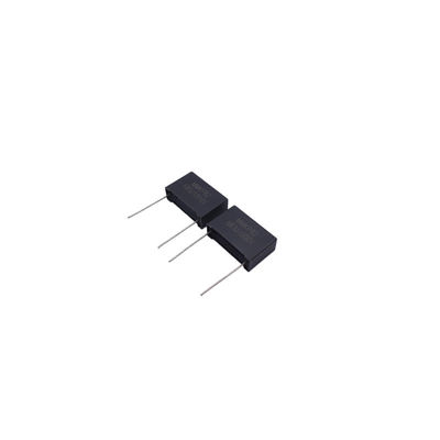 Capacitor de película de polipropileno metalizado cinza MMKP82 0,0022uF ~ 10uF Radical através de um buraco